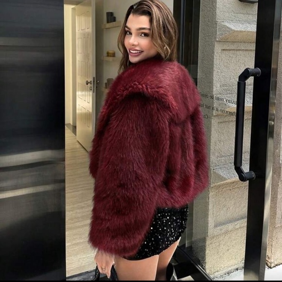 Luxury Faux Fur Jacket Plush burgundy maroon red Statement Coat vintage style - Picture 3 of 5
